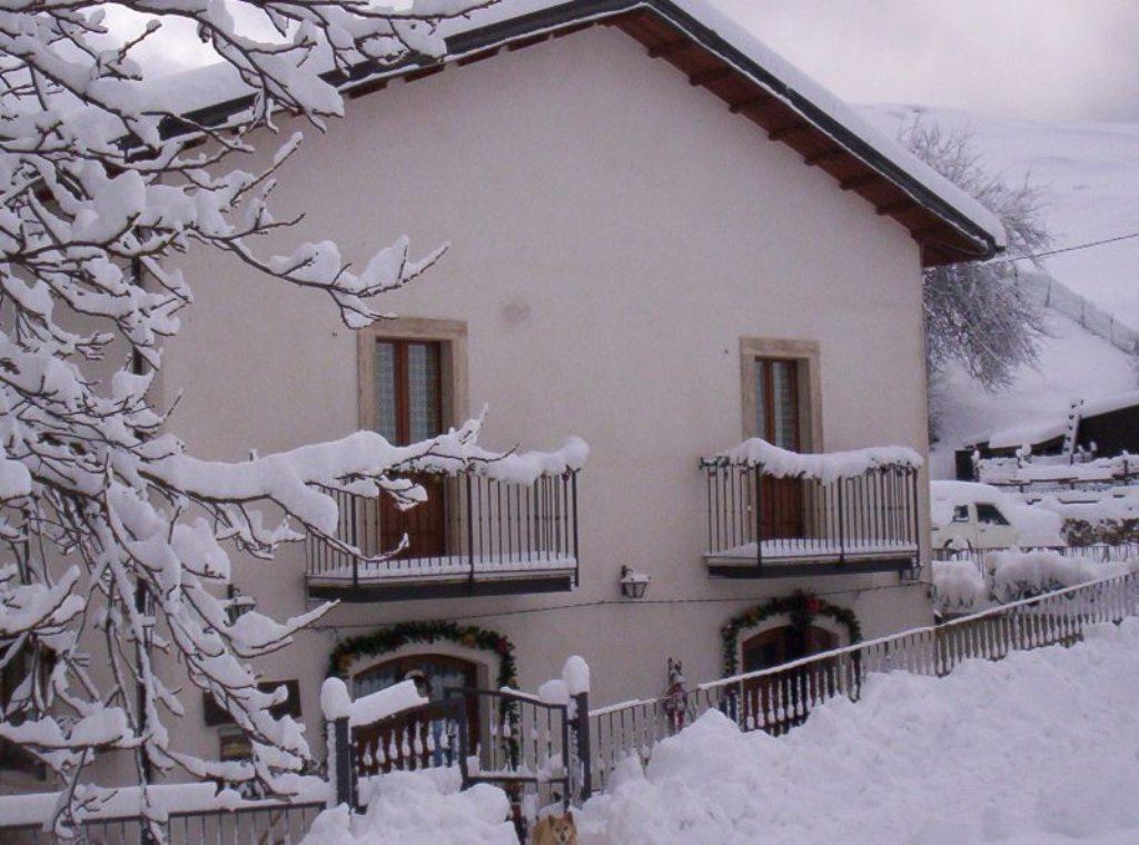 Le Antiche Torri Bed & Breakfast Pescasseroli Exterior photo